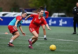 Jugadoras del Eibar, en un entrenamiento en Unbe.