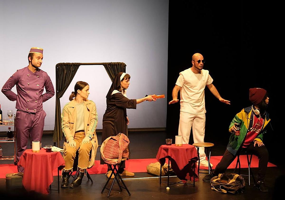 Antzerkiak eta gazteek «bizirik jarraitzen dutela» erakusteko edizioa