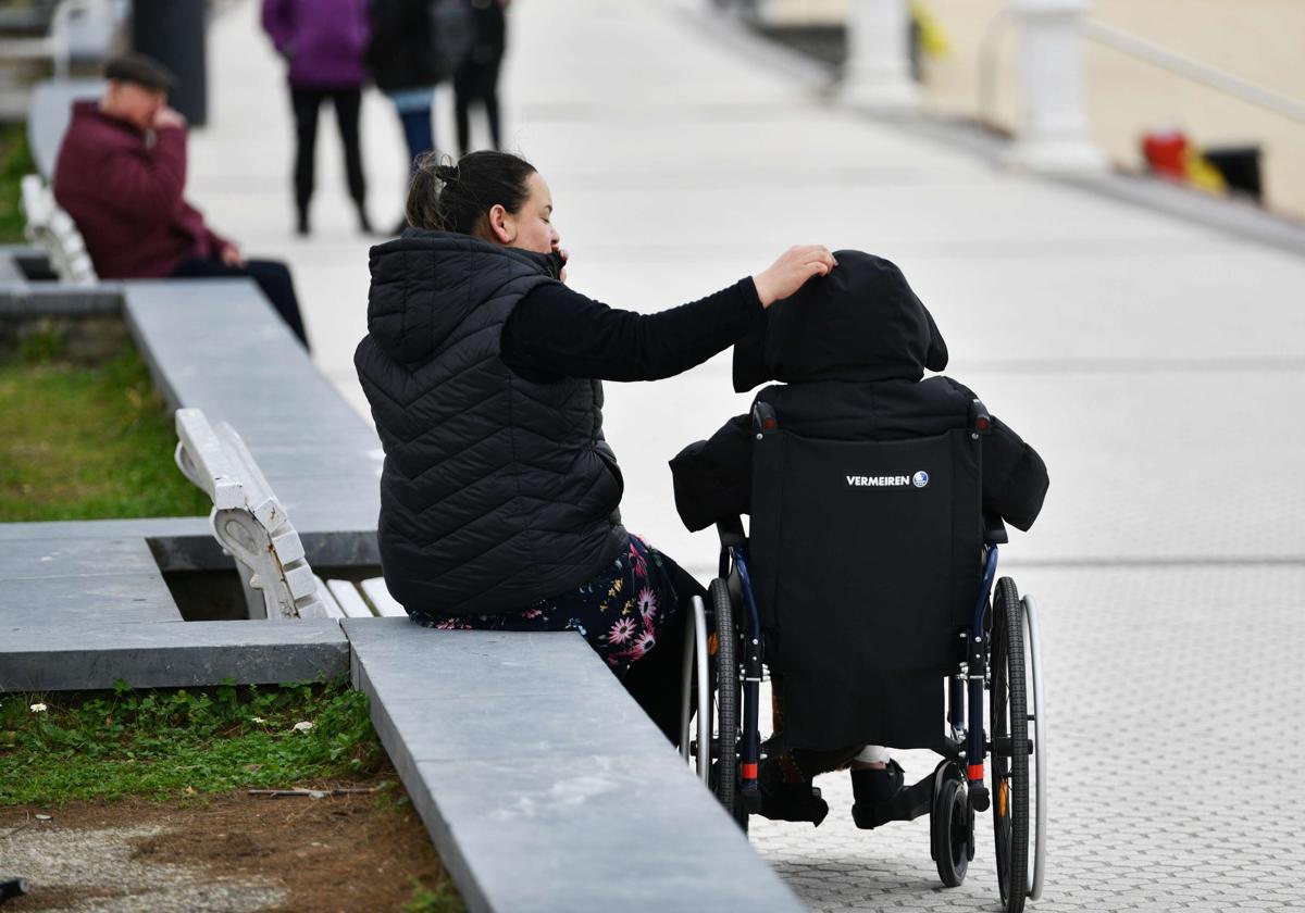 Cerca de 7.200 cuidadores familiares han recibido formación para ayudar a dependientes en el último lustro en Gipuzkoa