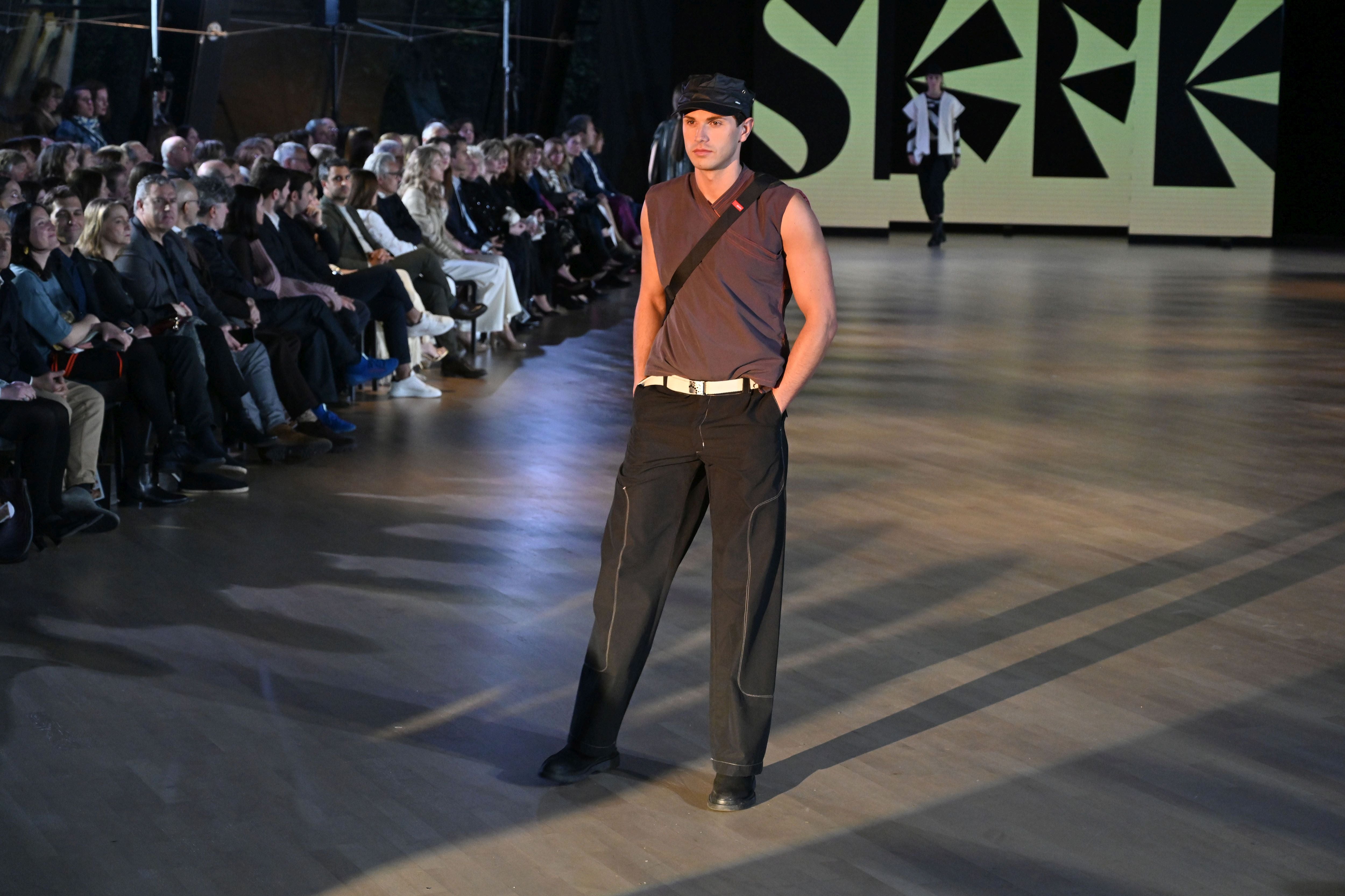 El desfile de SKFK en Getaria
