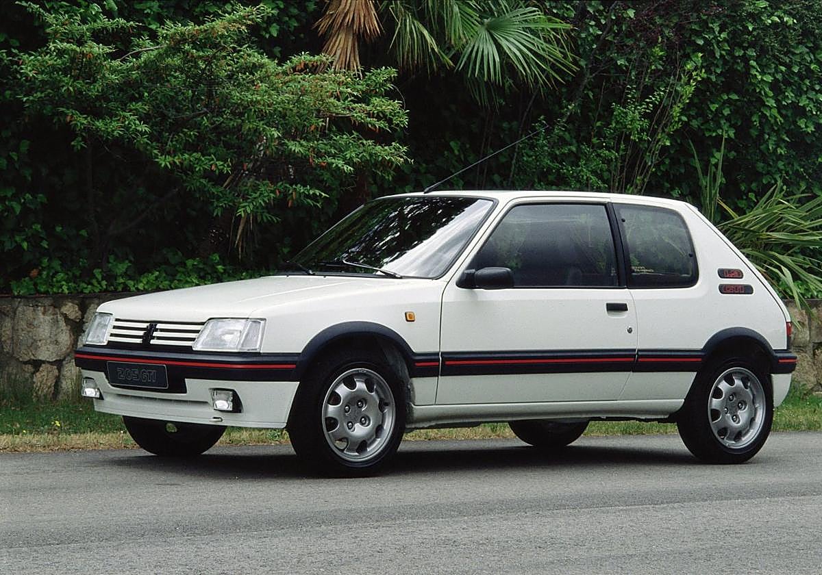 Aspecto inmejorable del mítico Peugeot 205 GTI.