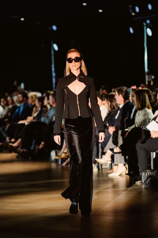 Simorra seduce en Balenciaga