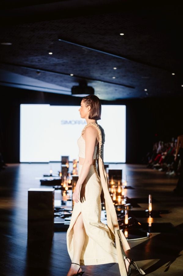 Simorra seduce en Balenciaga