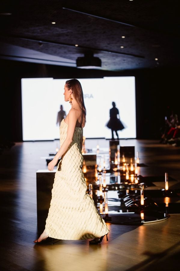 Simorra seduce en Balenciaga