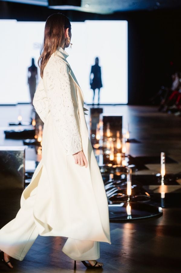 Simorra seduce en Balenciaga