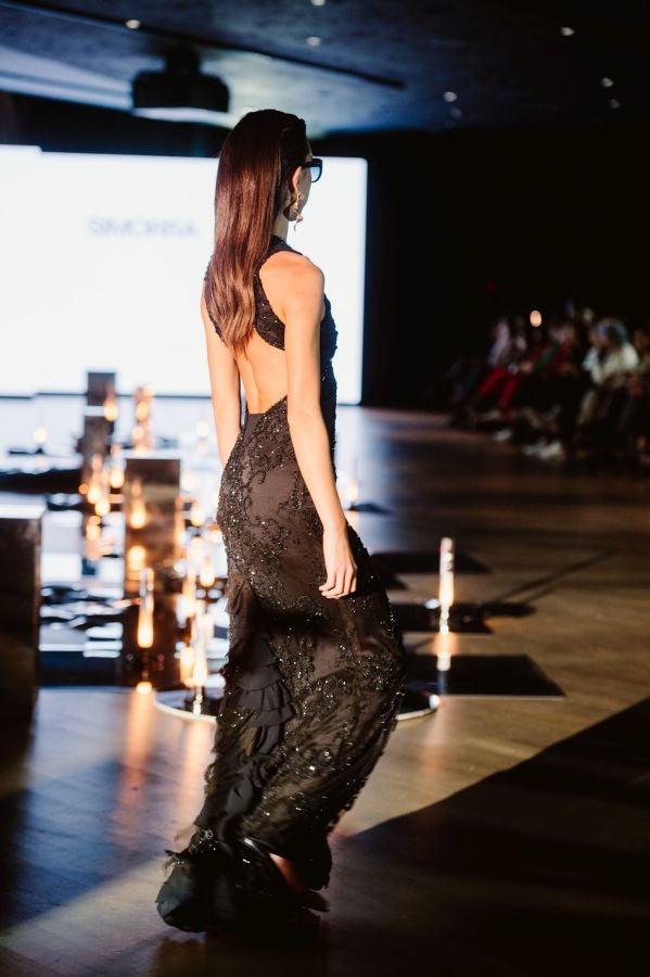 Simorra seduce en Balenciaga