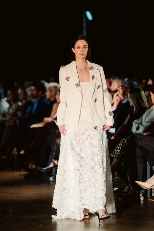 Simorra seduce en Balenciaga