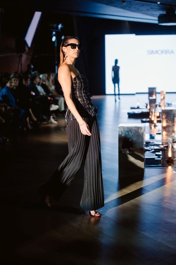 Simorra seduce en Balenciaga