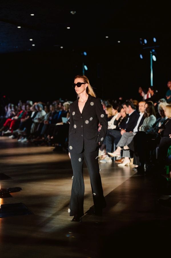 Simorra seduce en Balenciaga