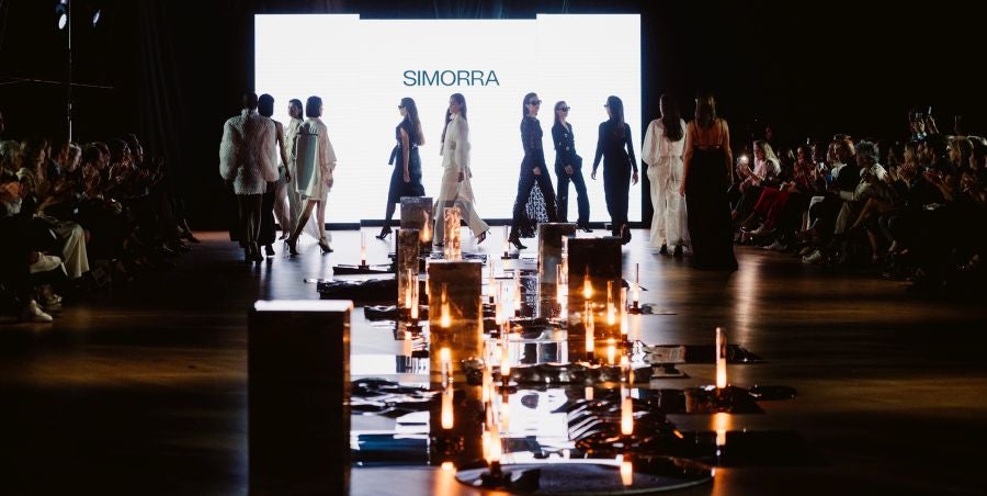 Simorra seduce en Balenciaga