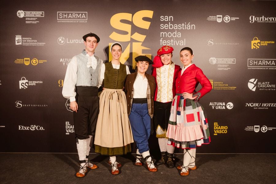 Photocall del desfile de SKFK en Balenciaga