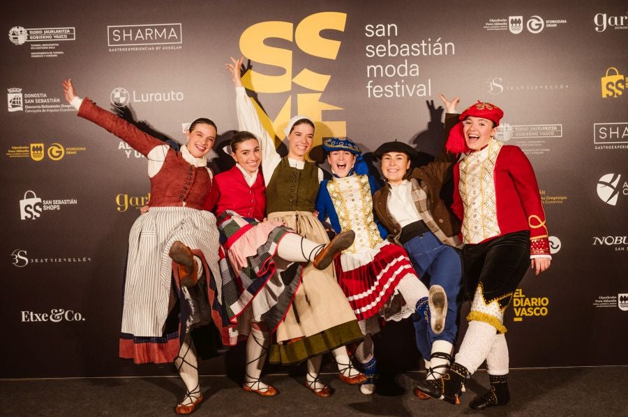 Photocall del desfile de SKFK en Balenciaga