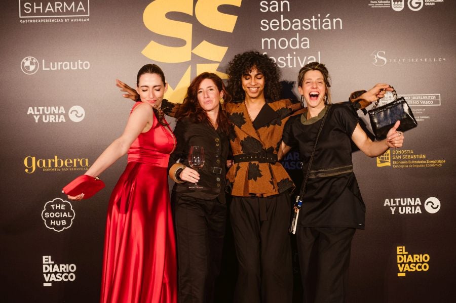 Photocall del desfile de SKFK en Balenciaga