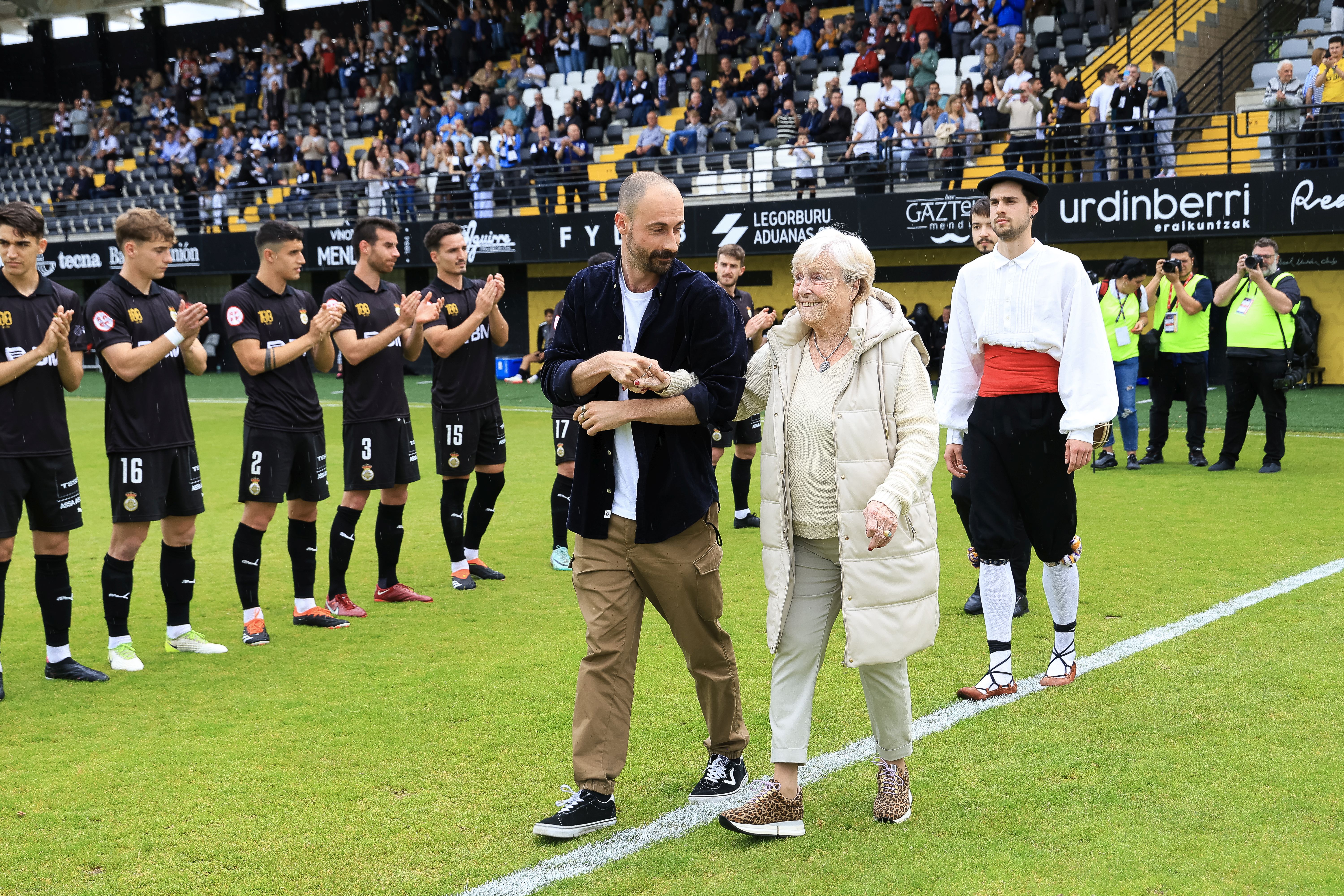 El Real Unión celebra el centenario de la Copa de 1924 con un empate