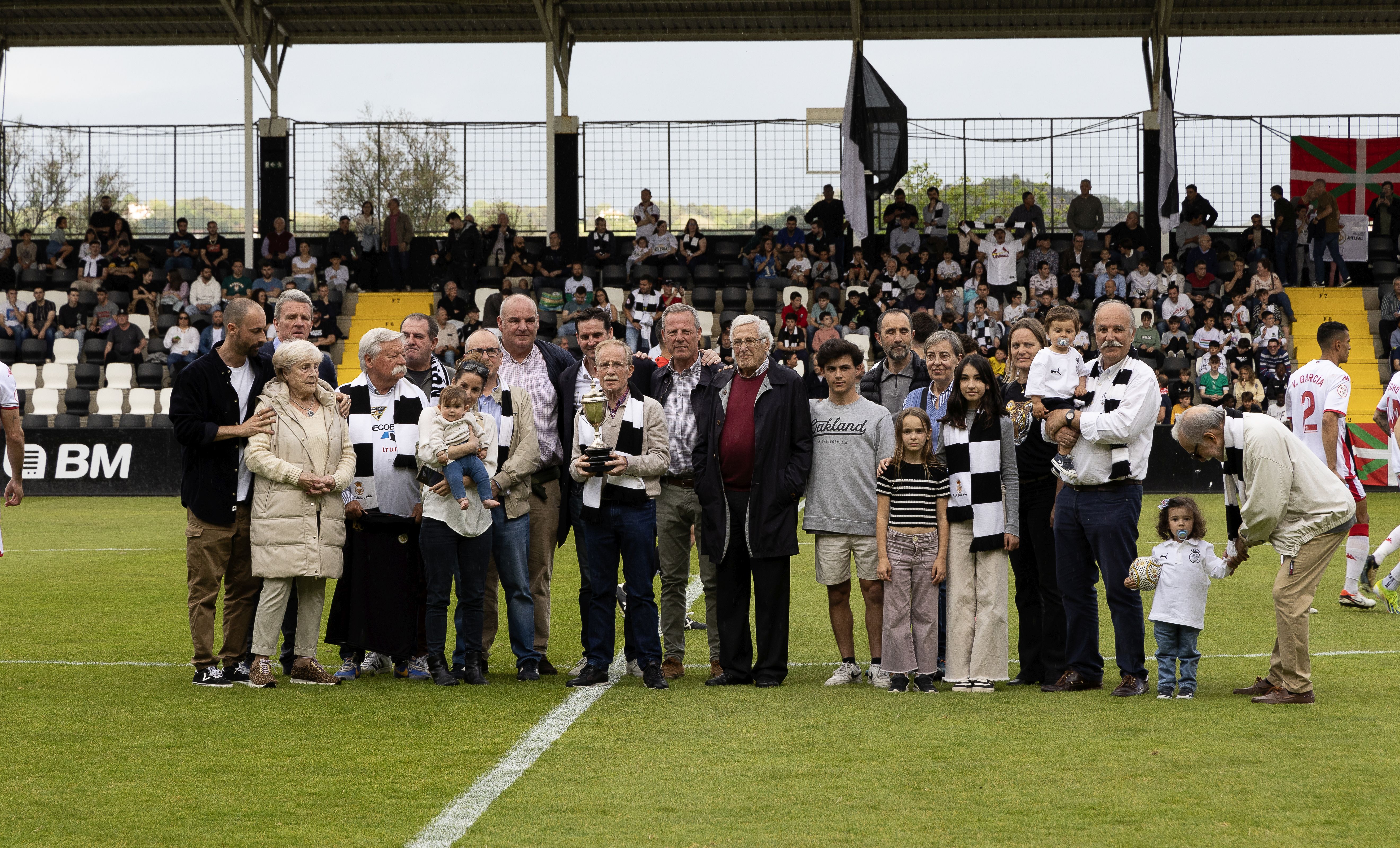 El Real Unión celebra el centenario de la Copa de 1924 con un empate