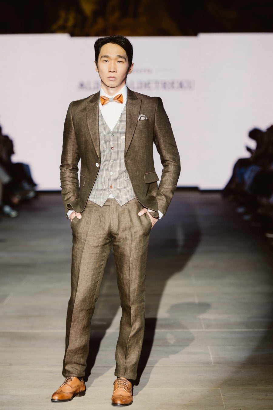 Elegancia sobre la pasarela de la mano de Sastrería Aldabaldetreku