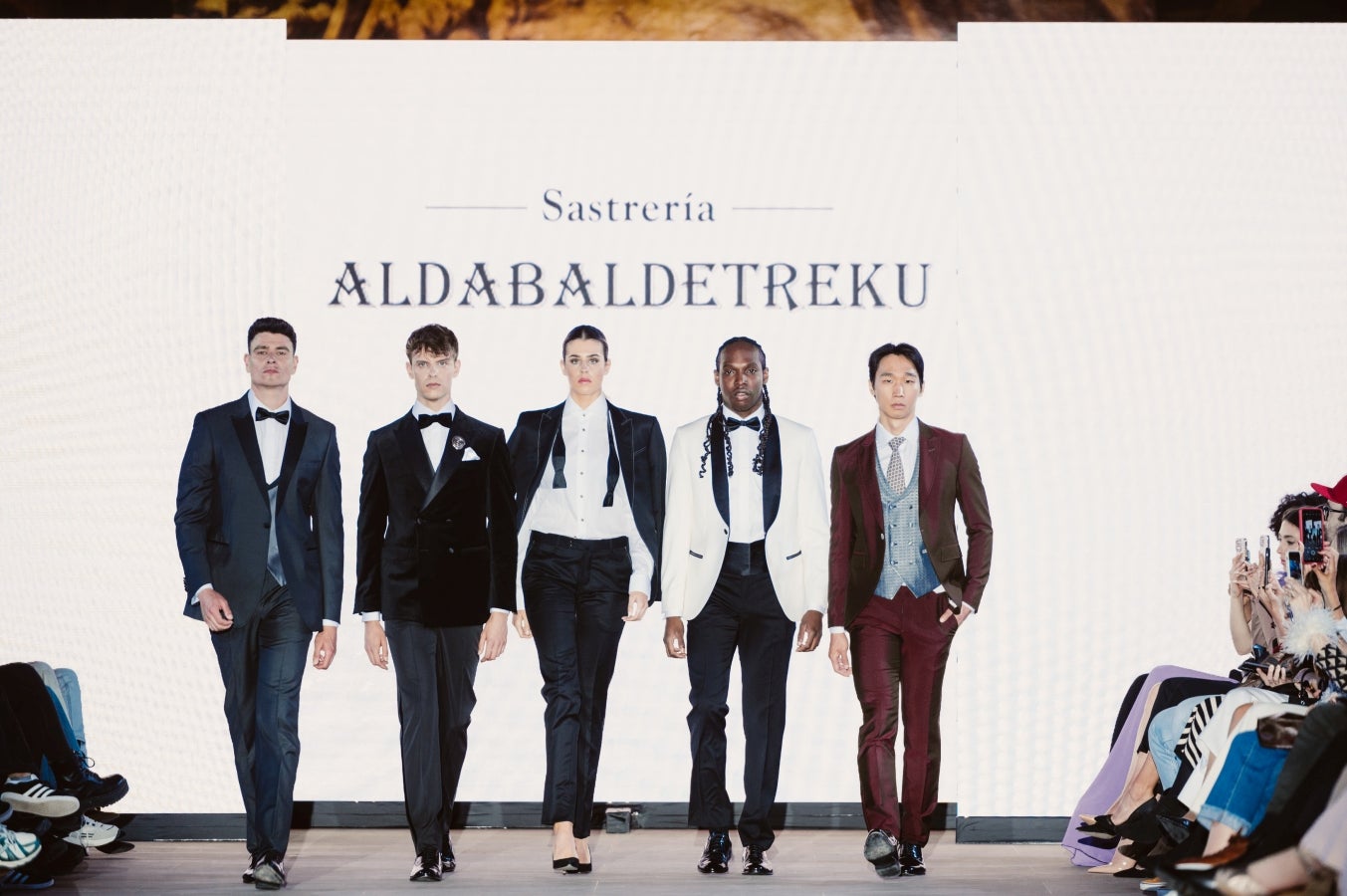 Elegancia sobre la pasarela de la mano de Sastrería Aldabaldetreku