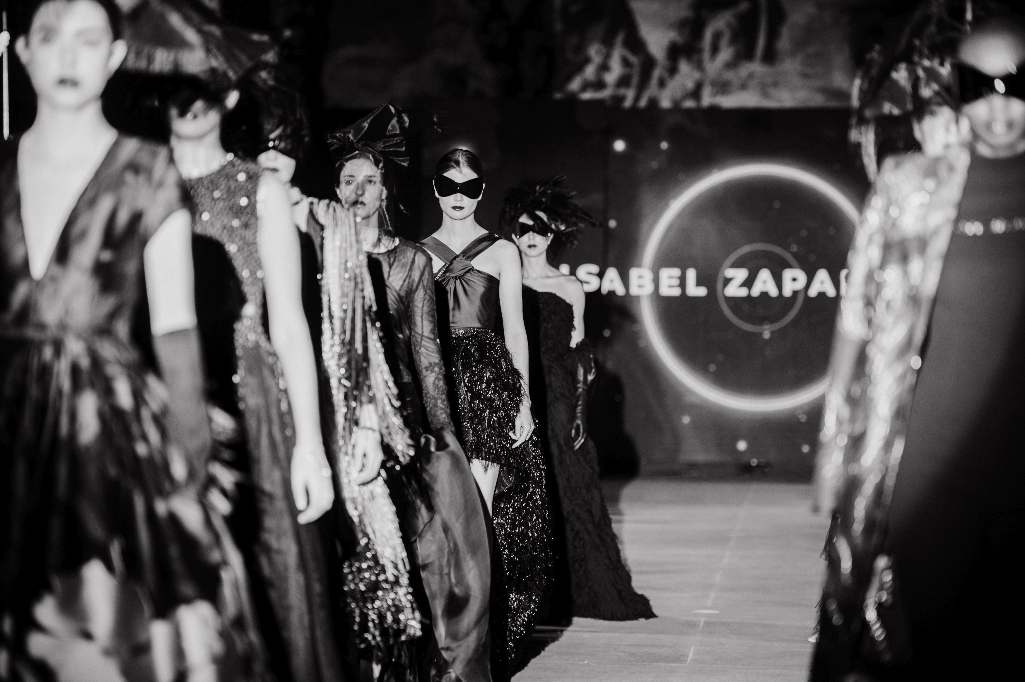 Isabel Zapardiez vuelve a la pasarela de San Telmo con la colección &#039;Nebula&#039;