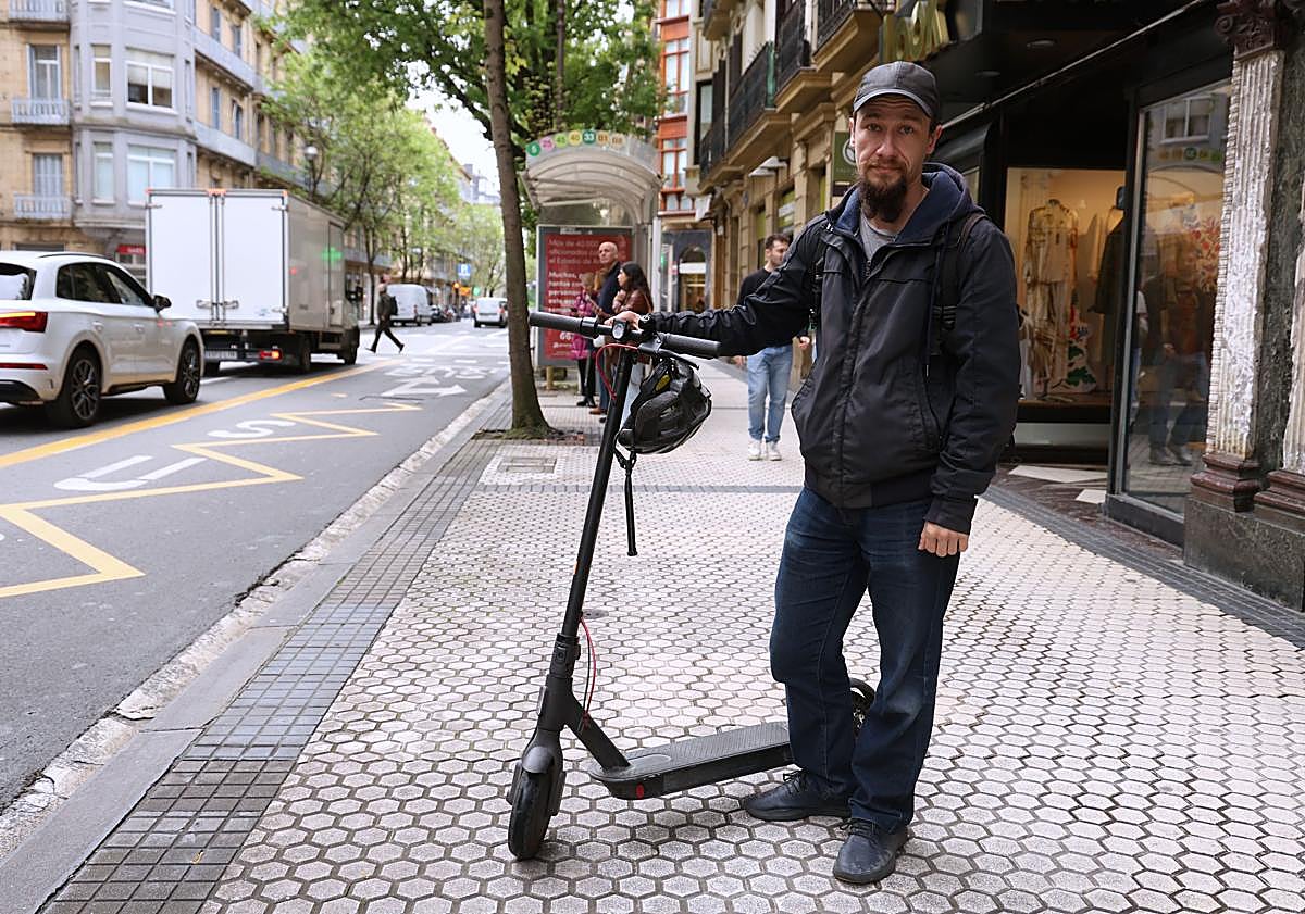 Imagen principal - Volodimir, y abajo Malainin con un amigo.