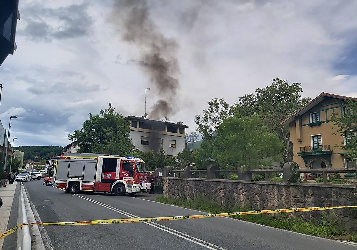 El humo saliendo de Villa Oyón