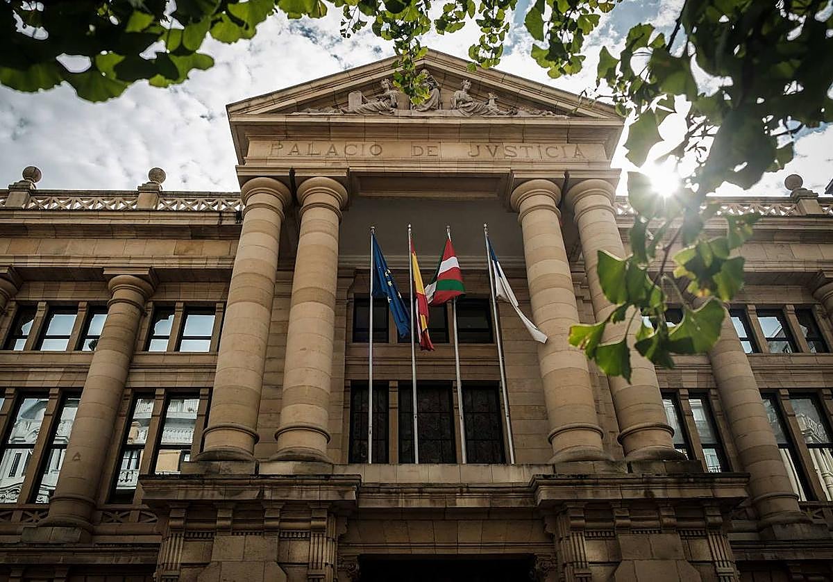 «Una menor nos dijo que un hombre se había sacado el pene y se había frotado con una de ellas»