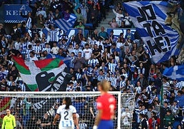 La grada Aitor Zabaleta, abarrotada de aficionados durante la vuelta de las semifinales de la Copa de la Reina.