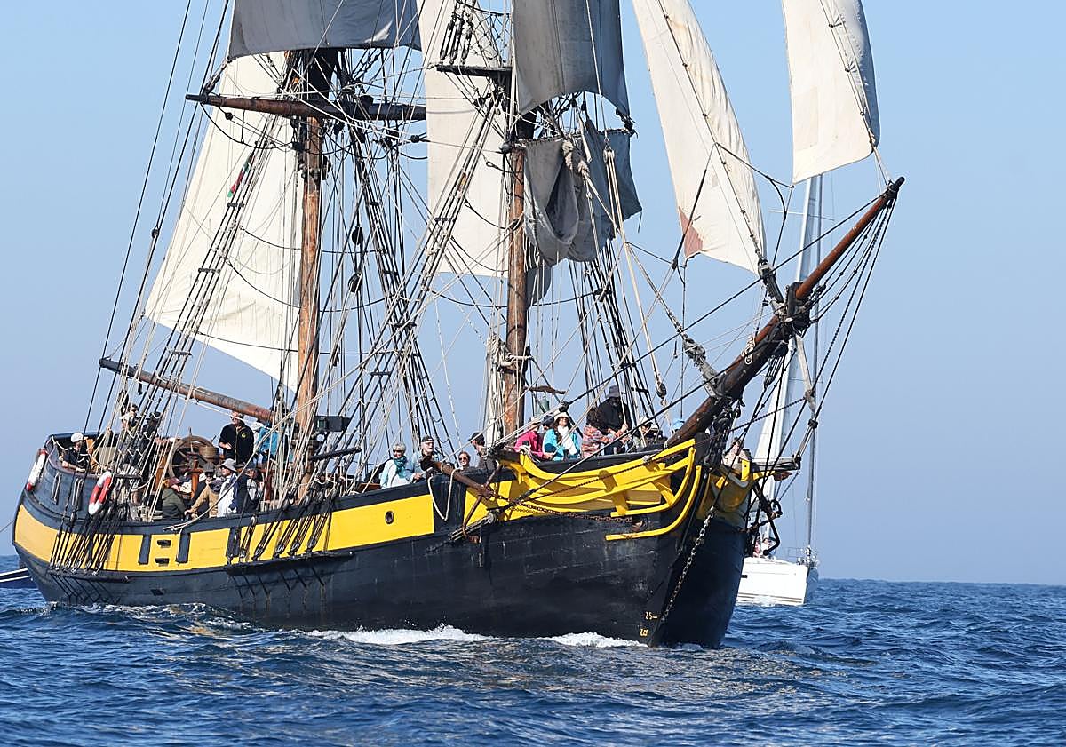 Imagen principal - A bordo de &#039;La Recouvrance&#039;: el pacífico y feliz desembarco, desde dentro