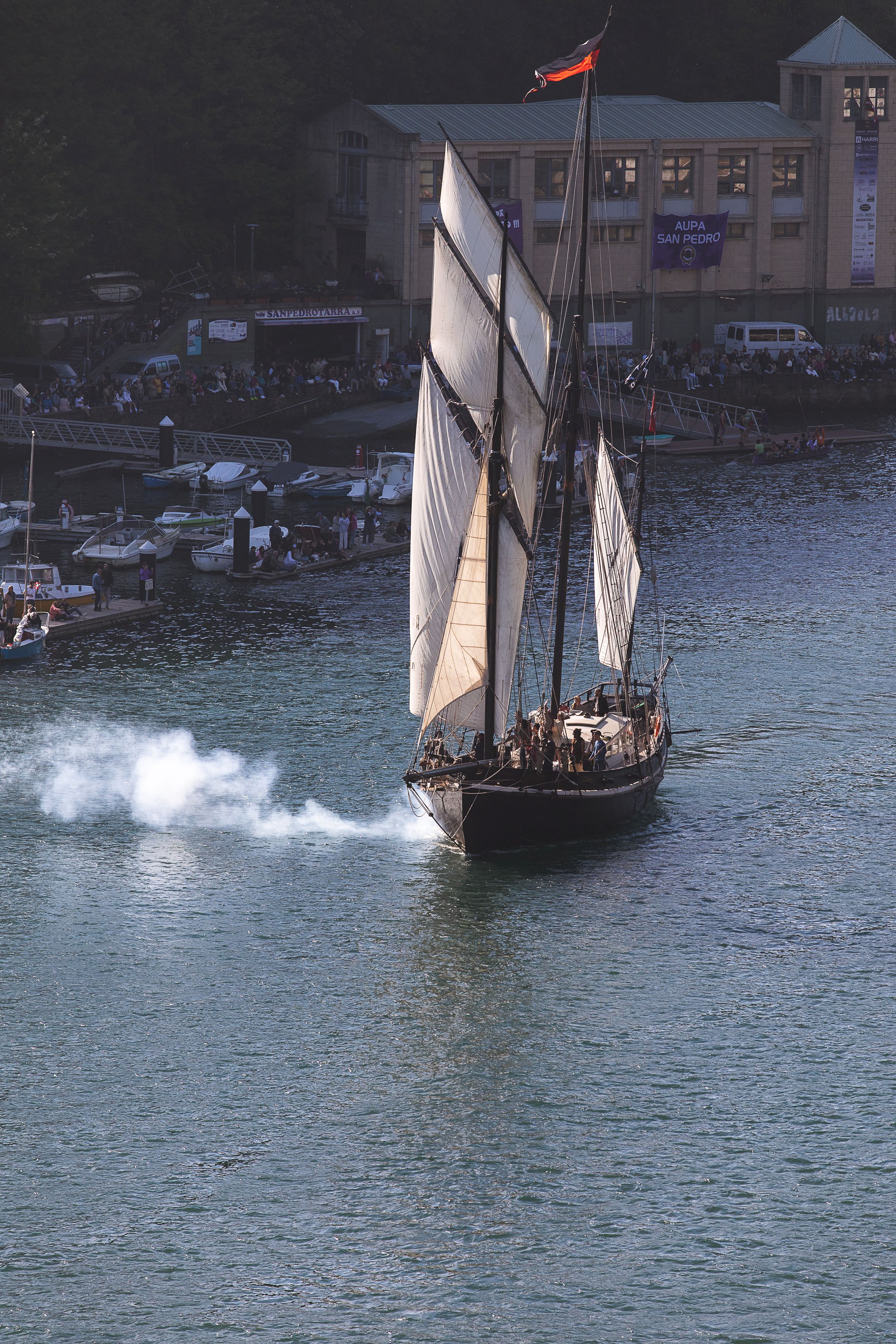 Las mejores imágenes de la entrada de los barcos en la bahía
