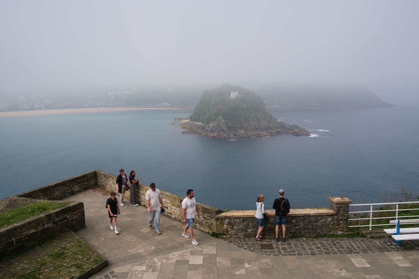 Un manto gris desde Hondarribia a Santa Clara