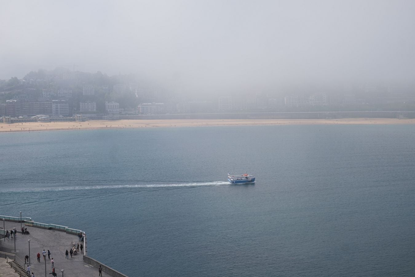 Un manto gris desde Hondarribia a Santa Clara