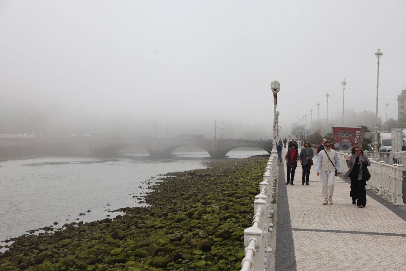 Un manto gris desde Hondarribia a Santa Clara