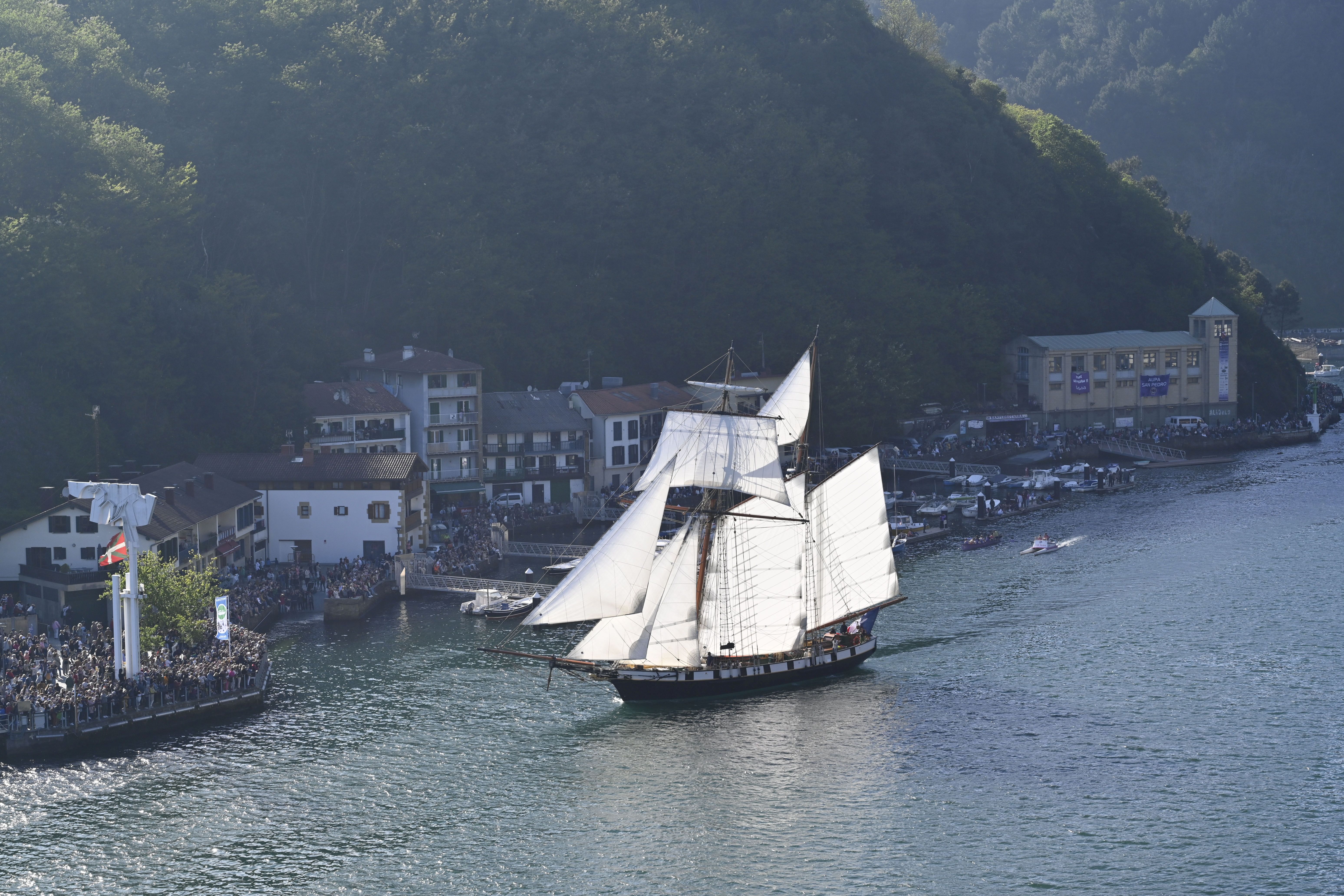 Las mejores imágenes de la entrada de los barcos en la bahía