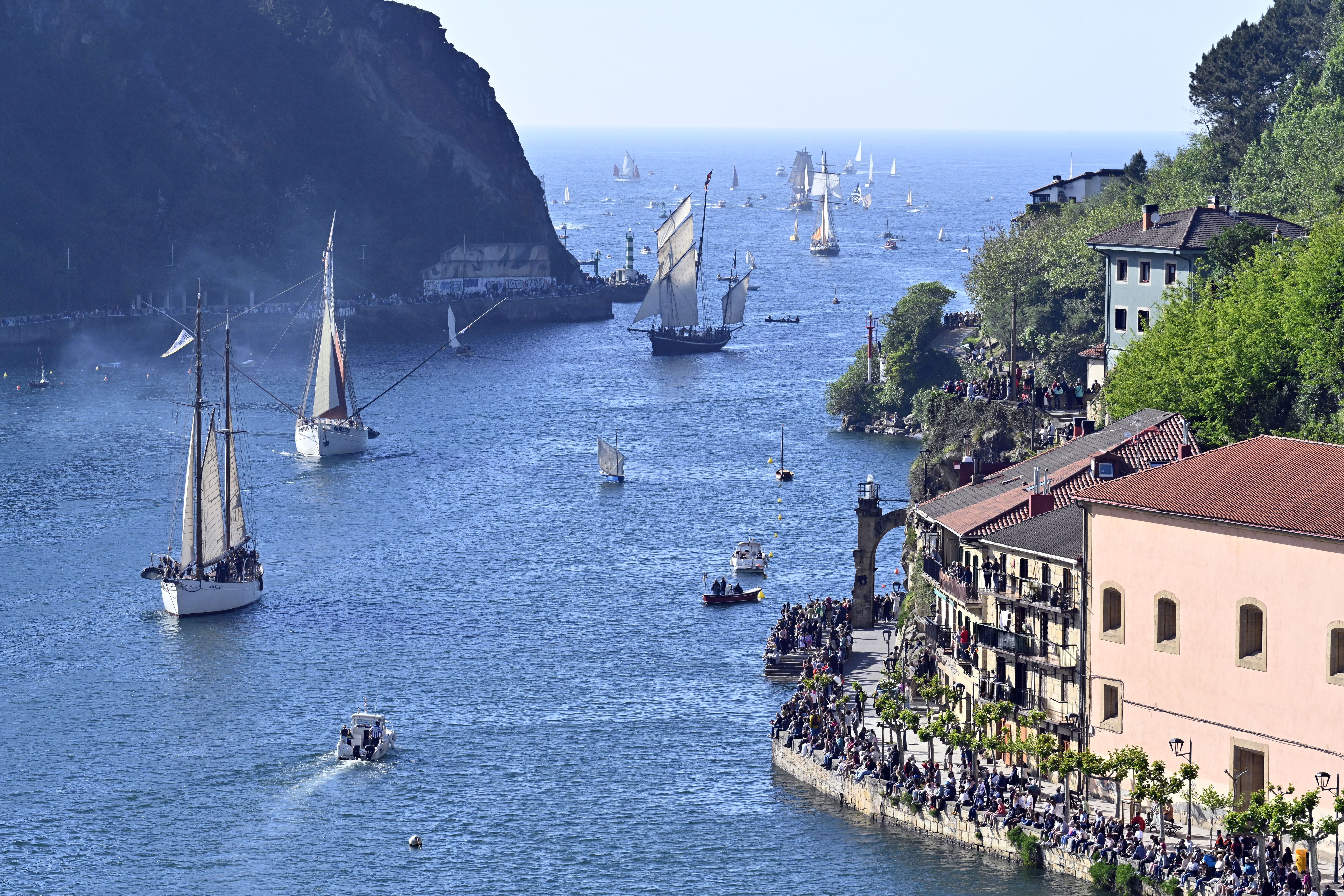 Las mejores imágenes de la entrada de los barcos en la bahía