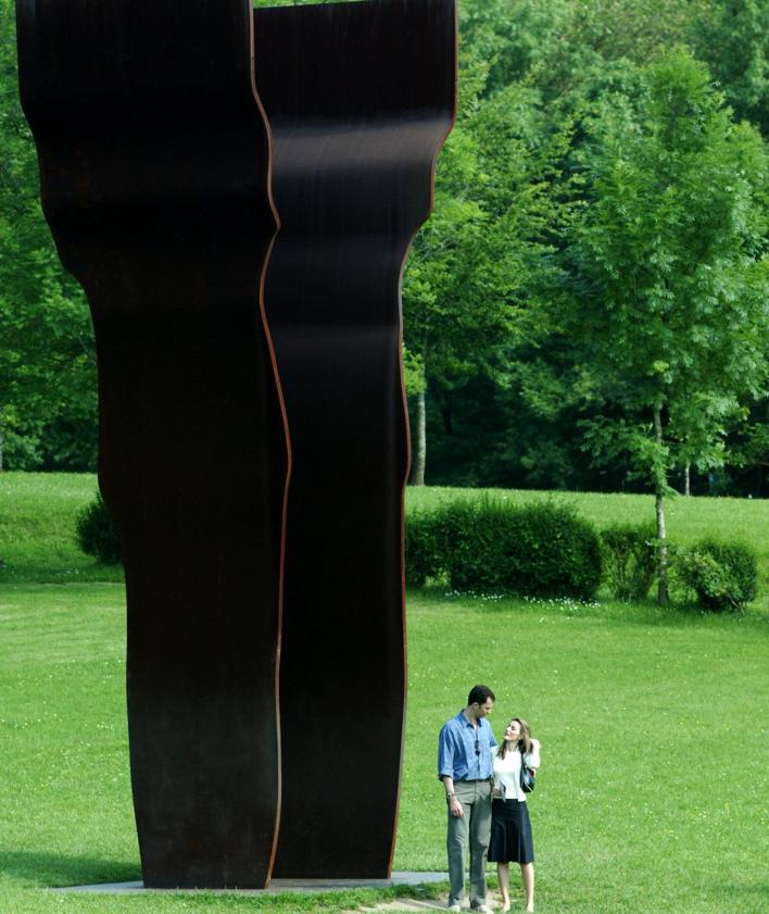 Imagen secundaria 2 - El Rey inaugura hoy en Chillida Leku la exposición '100 años de Eduardo Chillida con la Colección Telefónica'