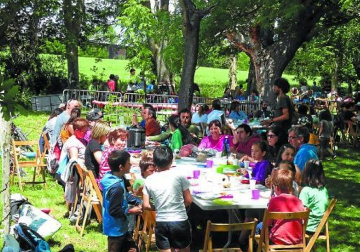 Otala Zelai Eguna es un día arraigado desde hace tiempo en la cultura popular local.