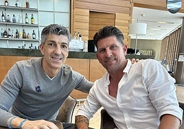 Imanol Alguacil y Marcus Pürk en el hotel de concentración de la Real Sociedad en Barcelona.