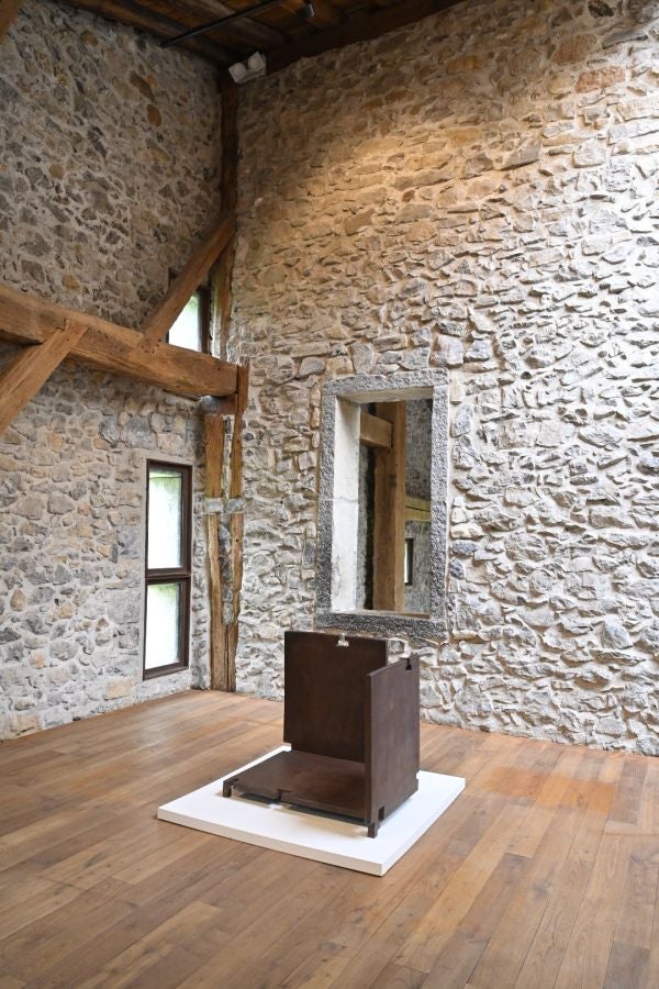 El Caserío Zabalaga recorre los años 80 de Chillida