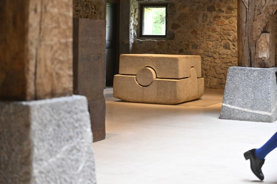 El Caserío Zabalaga recorre los años 80 de Chillida