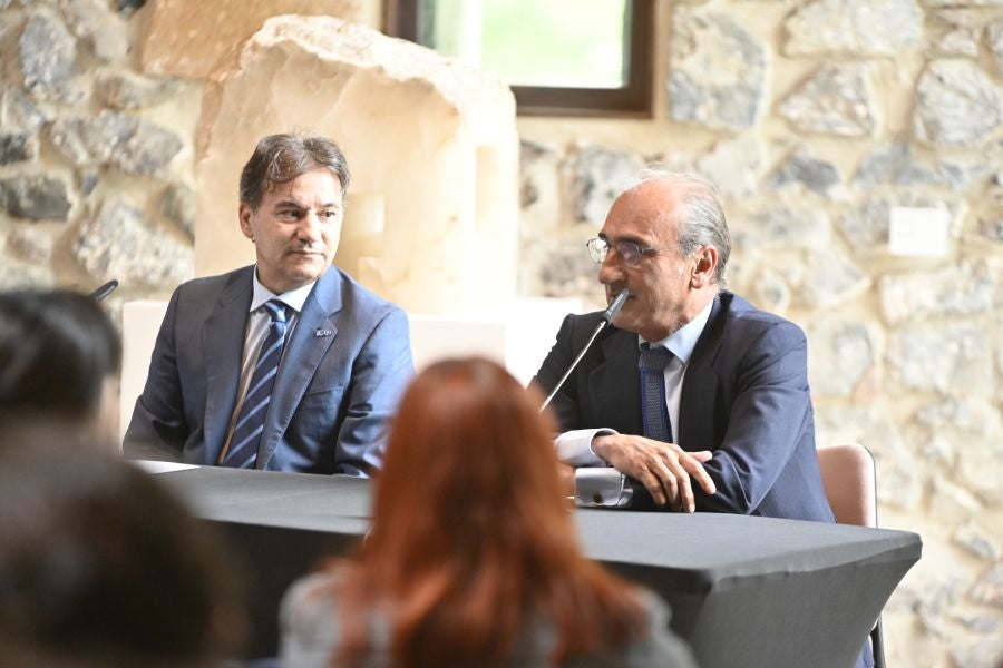 El Caserío Zabalaga recorre los años 80 de Chillida