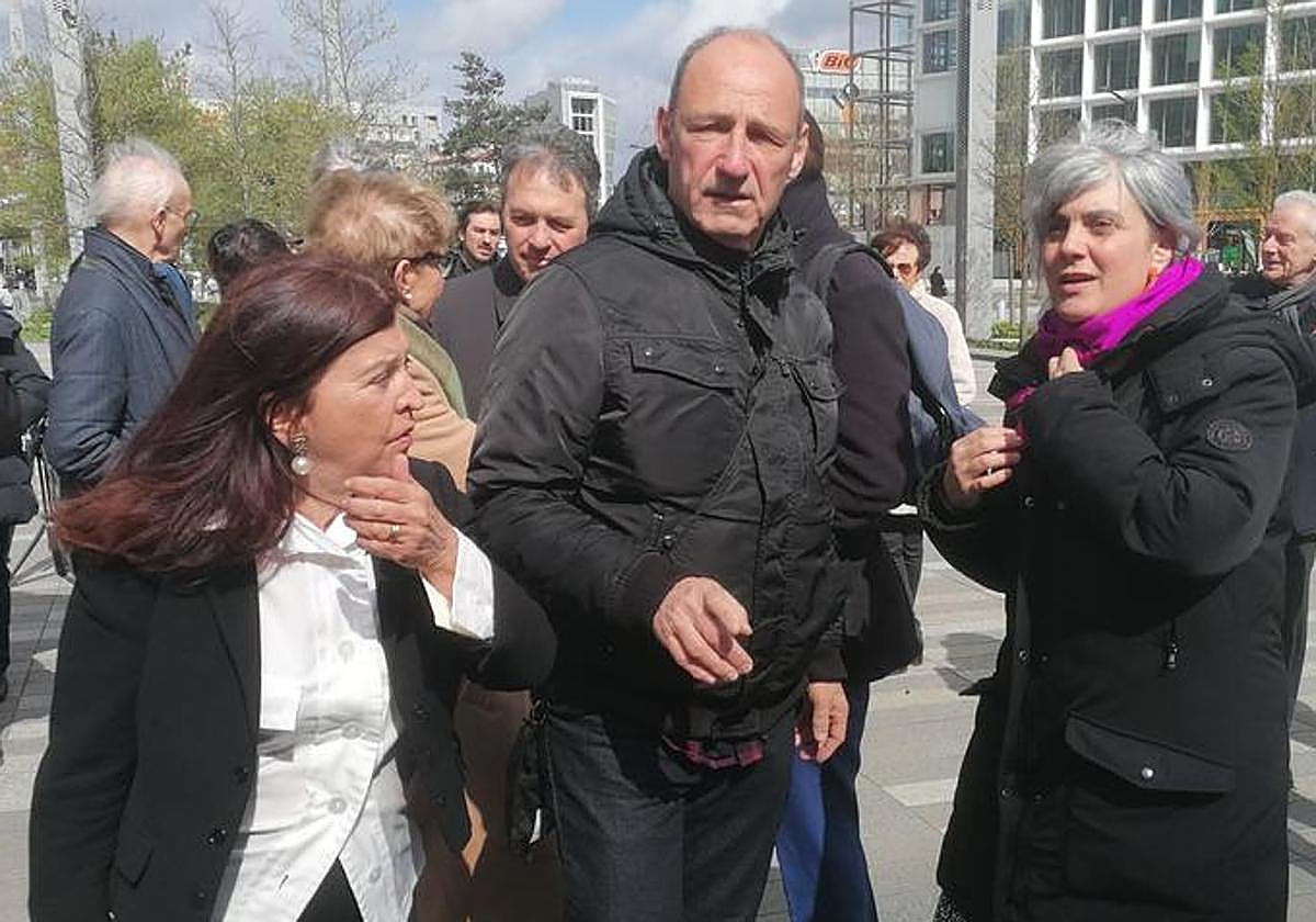 El Tribunal Correccional de París declara culpables a Etcheverry y Molle, pero les exonera de la pena