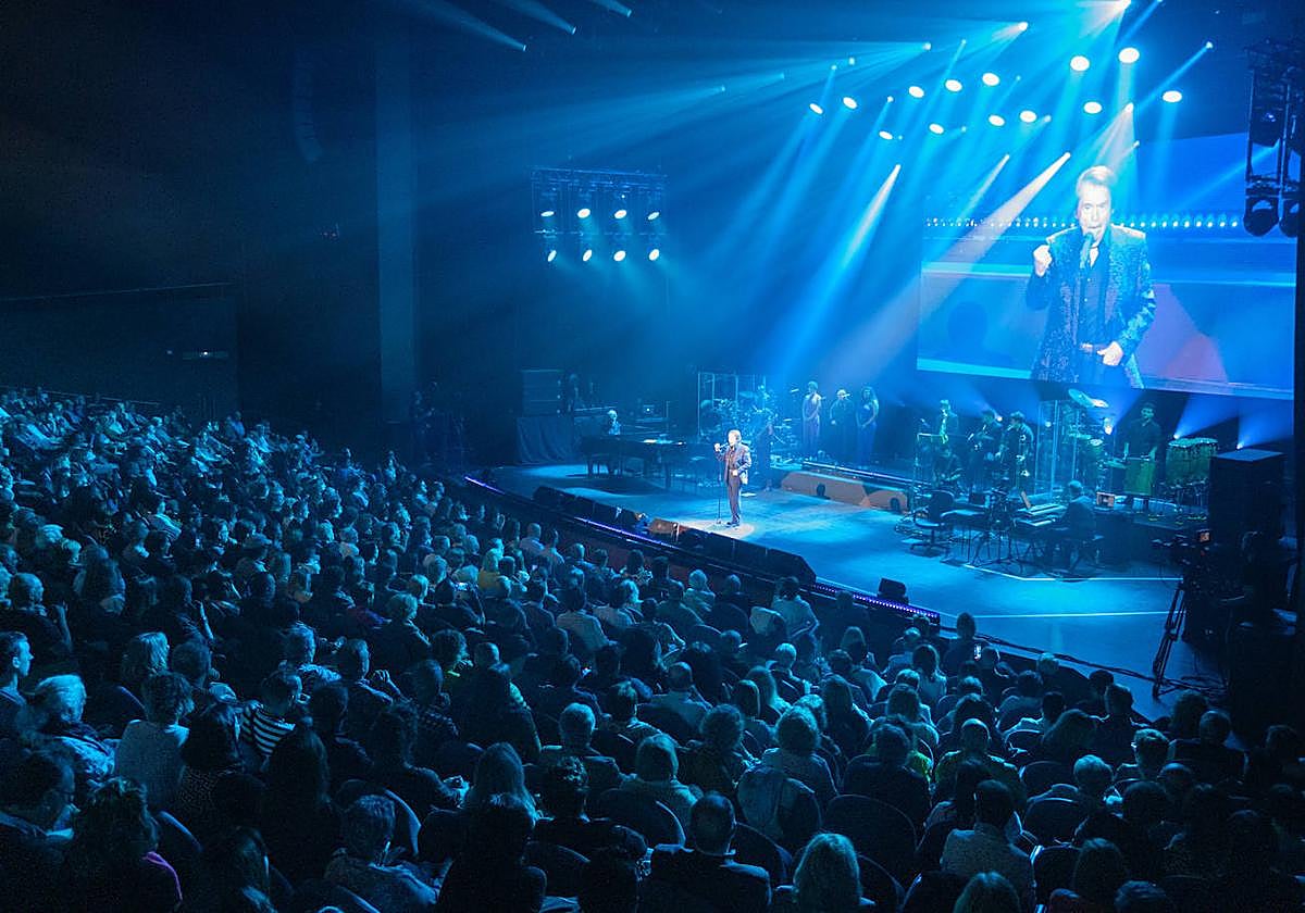 Las mejores fotos del concierto de Raphael