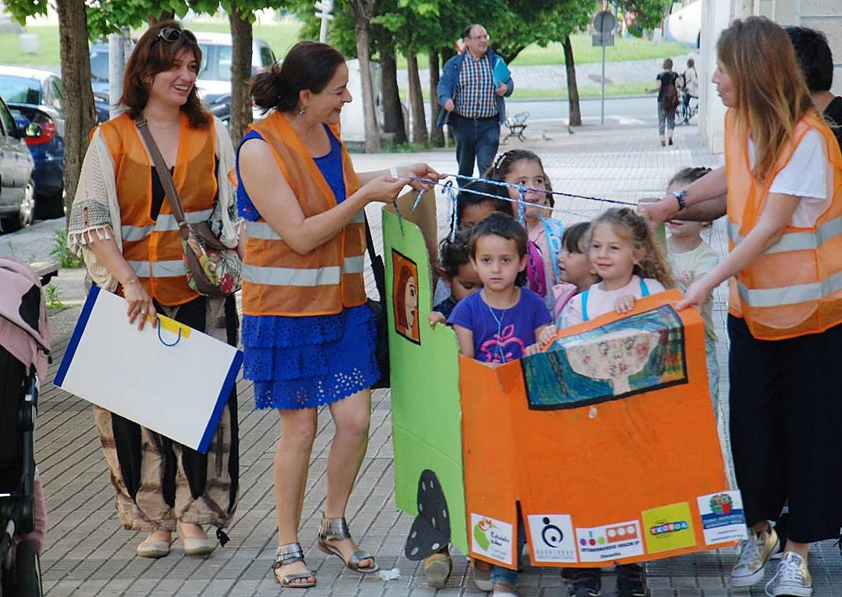 Imagen secundaria 1 - Al cole, mejor andando o en bicicleta