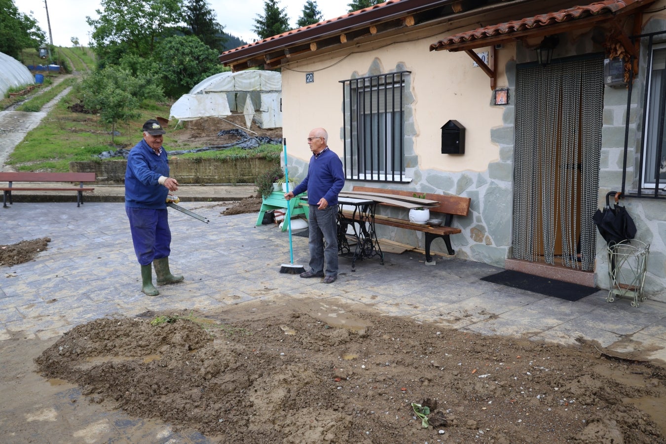 Barro y más barro en Lazkao