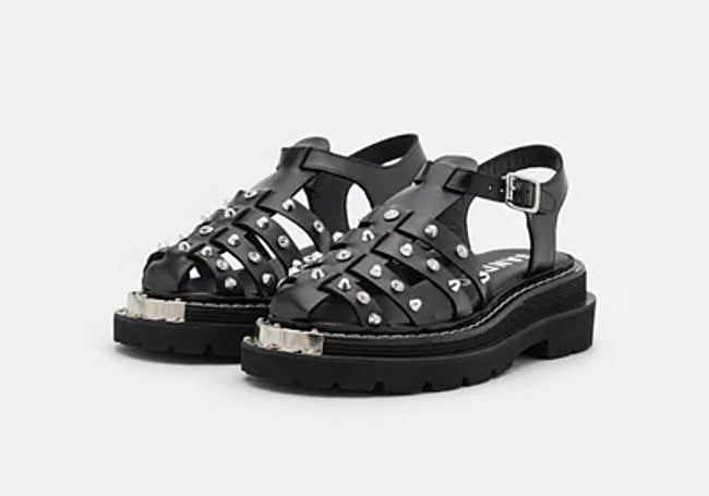 Cangrejeras en negro con tachuelas de Sandro