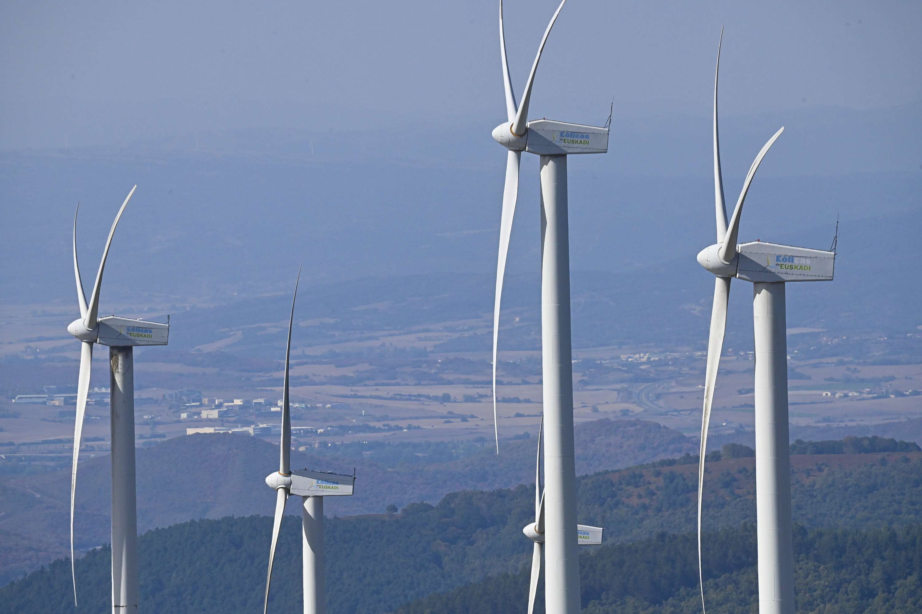 Aerogeneradores en Gipuzkoa, en la frontera con Araba.