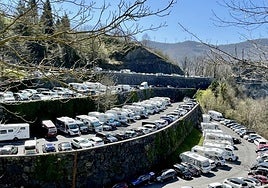 En Arantzazu habrá 60 plazas para autocaravanas y una vez cubierto el cupo se prohibirá su acceso.