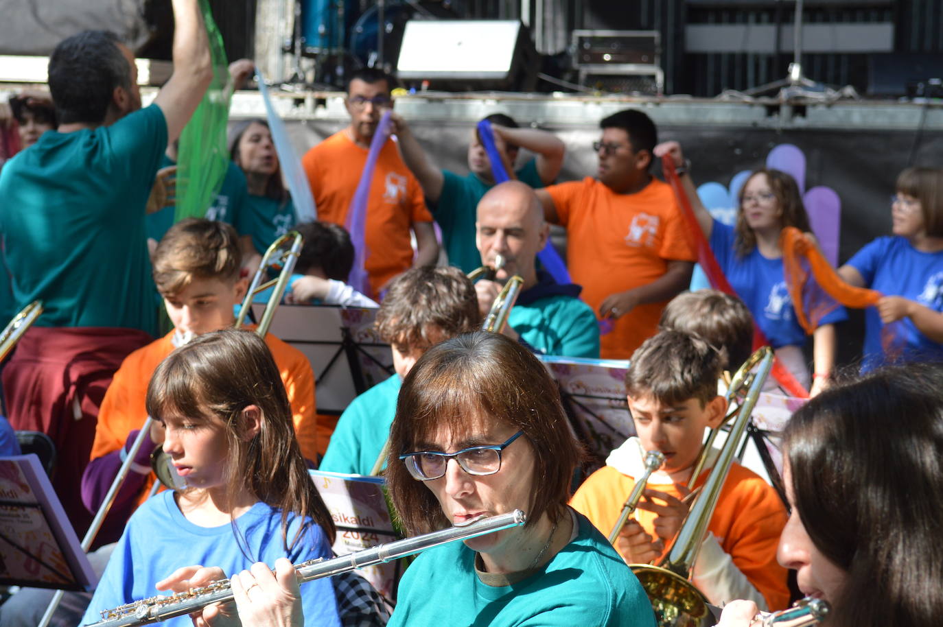 La música inunda las calles de Tolosa e Ibarra