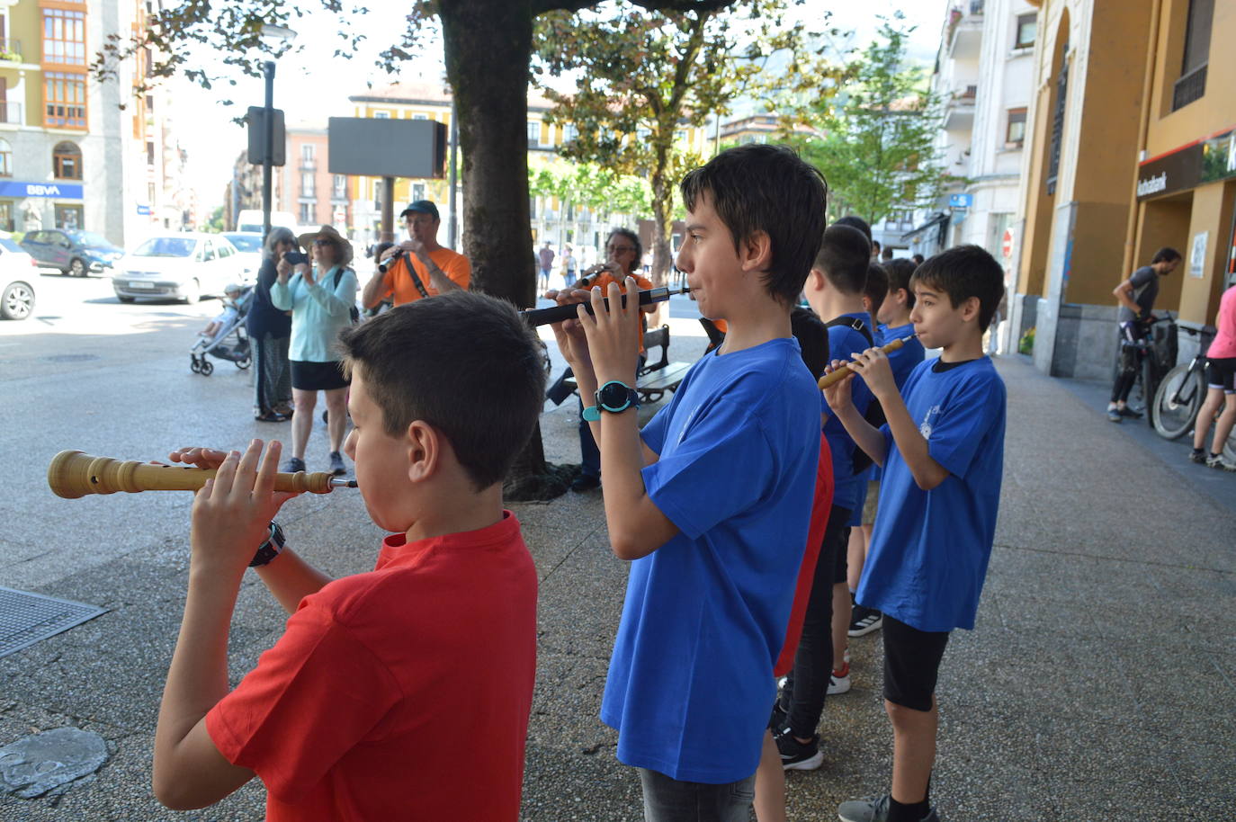 La música inunda las calles de Tolosa e Ibarra