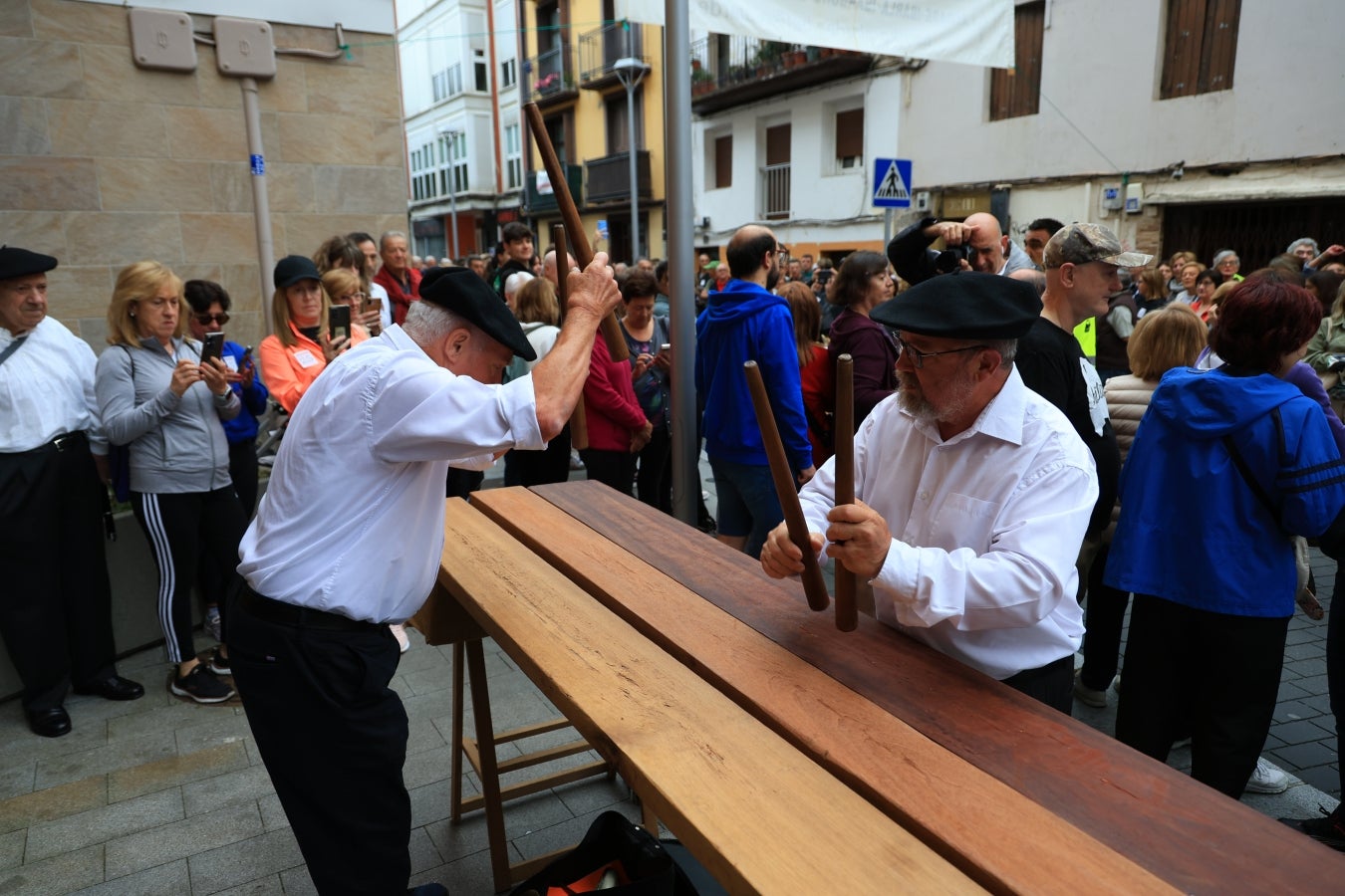 Gran ambiente en el Alardealdia