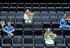 Listos para tocar. Aitor Zabala, Izaro Villoria, Aitziber Esuain y Ander Bruschi.